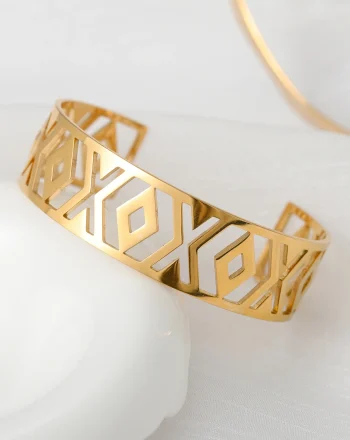 Premium XOXO Stainless Steel Bracelet - Timeless Symbol of Love & Connection